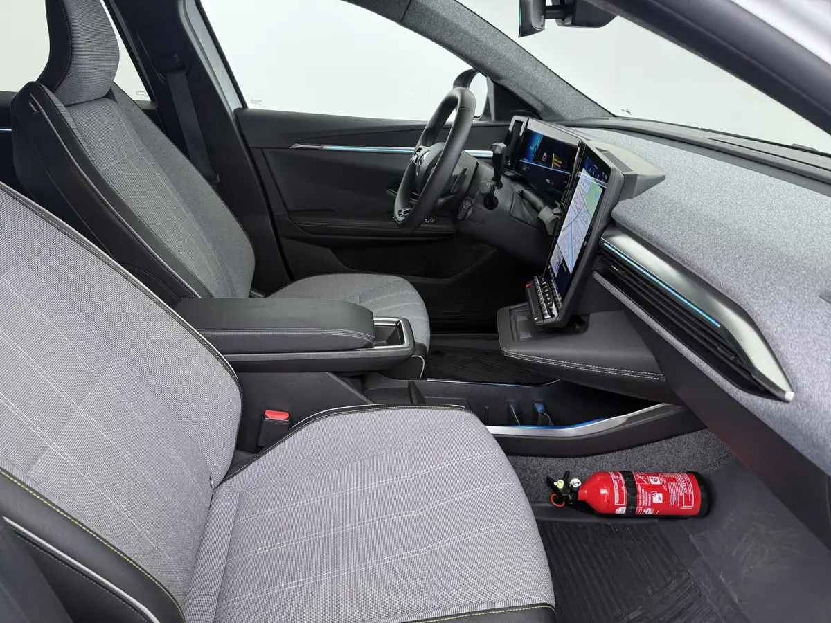 E-Tech techno 220 pk long range | advanced driving assist | harman kardon | Pack Comfort Extra |