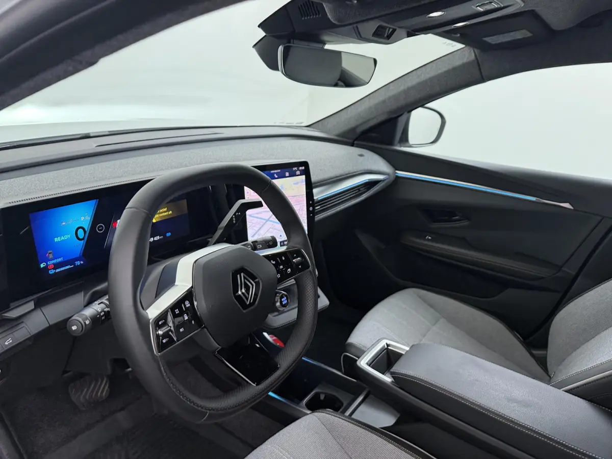 E-Tech techno 220 pk long range | advanced driving assist | harman kardon | Pack Comfort Extra |