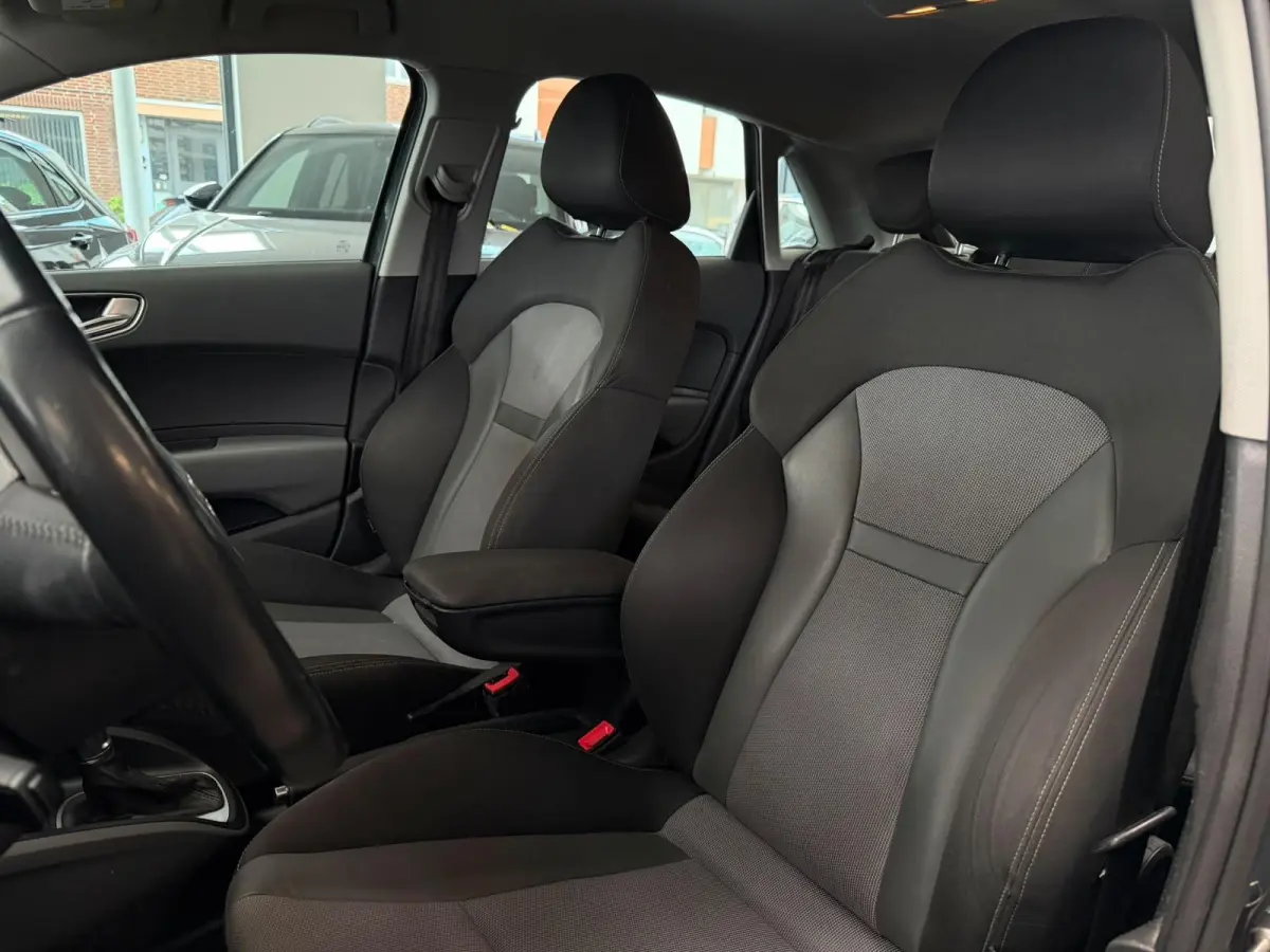 1.0 TFSI Pro S-Line / Automaat /