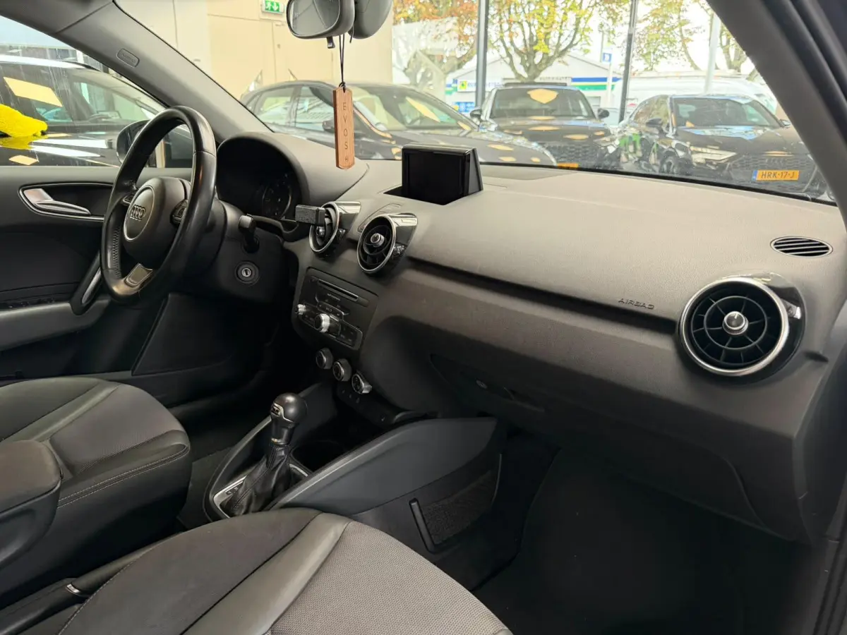 1.0 TFSI Pro S-Line / Automaat /