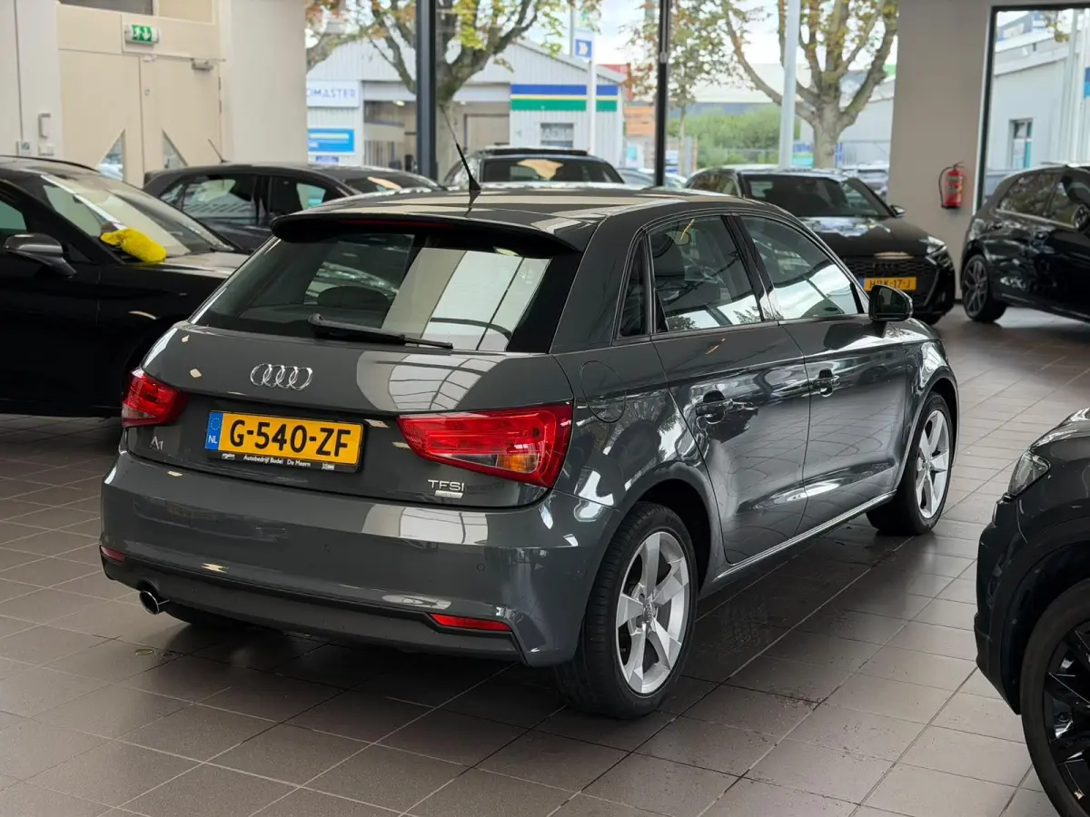 1.0 TFSI Pro S-Line / Automaat /