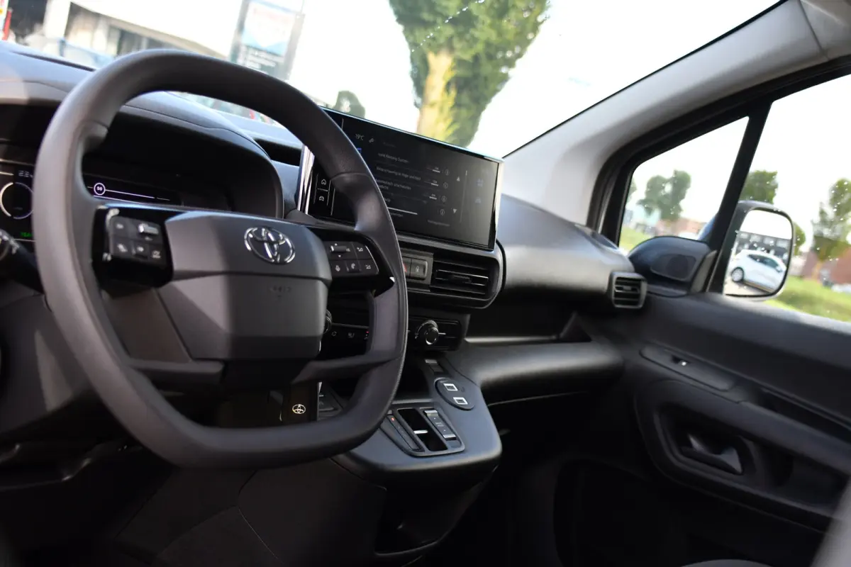 Professional 50 kWh Virtual, Camera, Cruise, Carplay, Multimedia, Standkachel, 136pk, NIEUW!