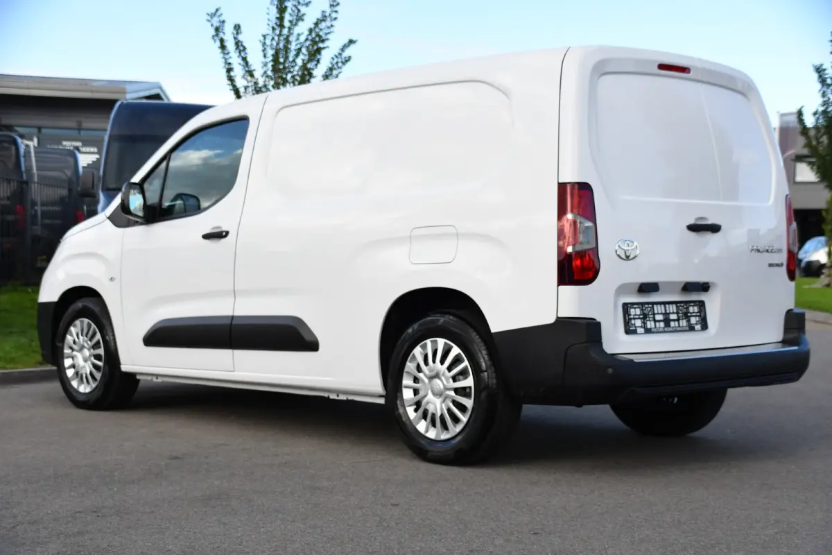 Professional 50 kWh Virtual, Camera, Cruise, Carplay, Multimedia, Standkachel, 136pk, NIEUW!