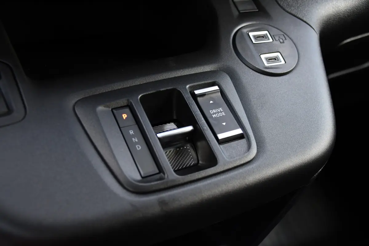Professional 50 kWh Virtual, Camera, Cruise, Carplay, Multimedia, Standkachel, 136pk, NIEUW!