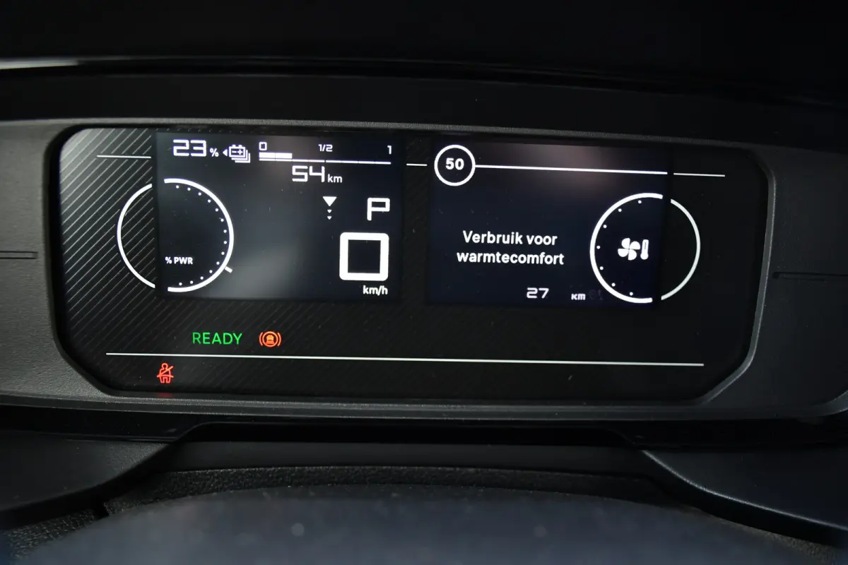 Professional 50 kWh Virtual, Camera, Cruise, Carplay, Multimedia, Standkachel, 136pk, NIEUW!