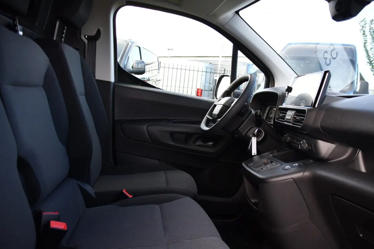 Professional 50 kWh Virtual, Camera, Cruise, Carplay, Multimedia, Standkachel, 136pk, NIEUW!