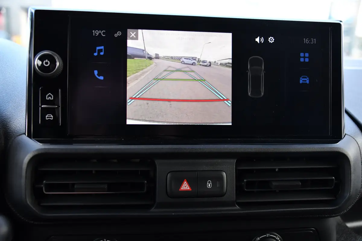 Professional 50 kWh Virtual, Camera, Cruise, Carplay, Multimedia, Standkachel, 136pk, NIEUW!