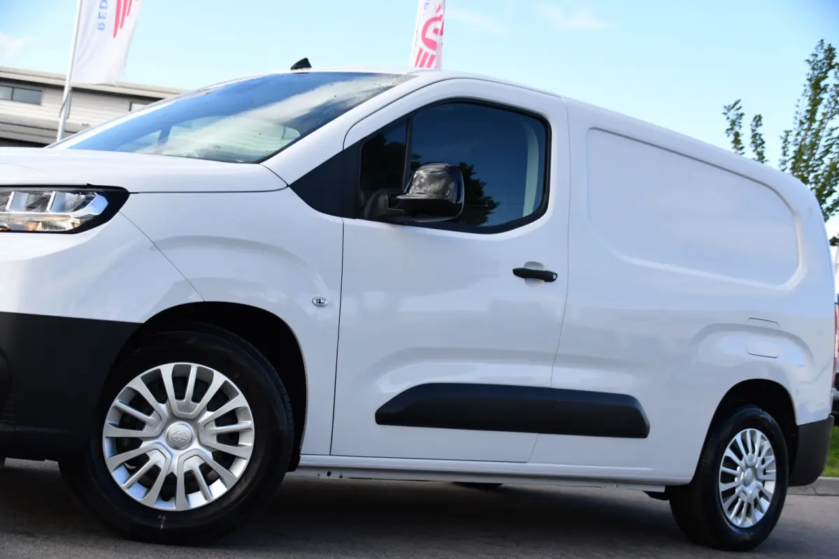 Professional 50 kWh Virtual, Camera, Cruise, Carplay, Multimedia, Standkachel, 136pk, NIEUW!