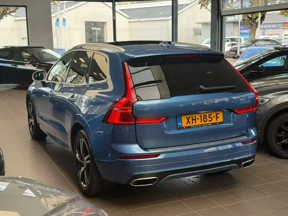 2.0 D4 AWD R-Design / Panoramadak / harmon & kardo