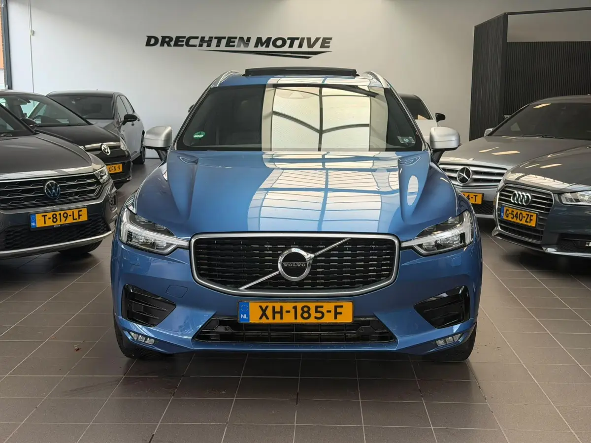 2.0 D4 AWD R-Design / Panoramadak / harmon & kardo