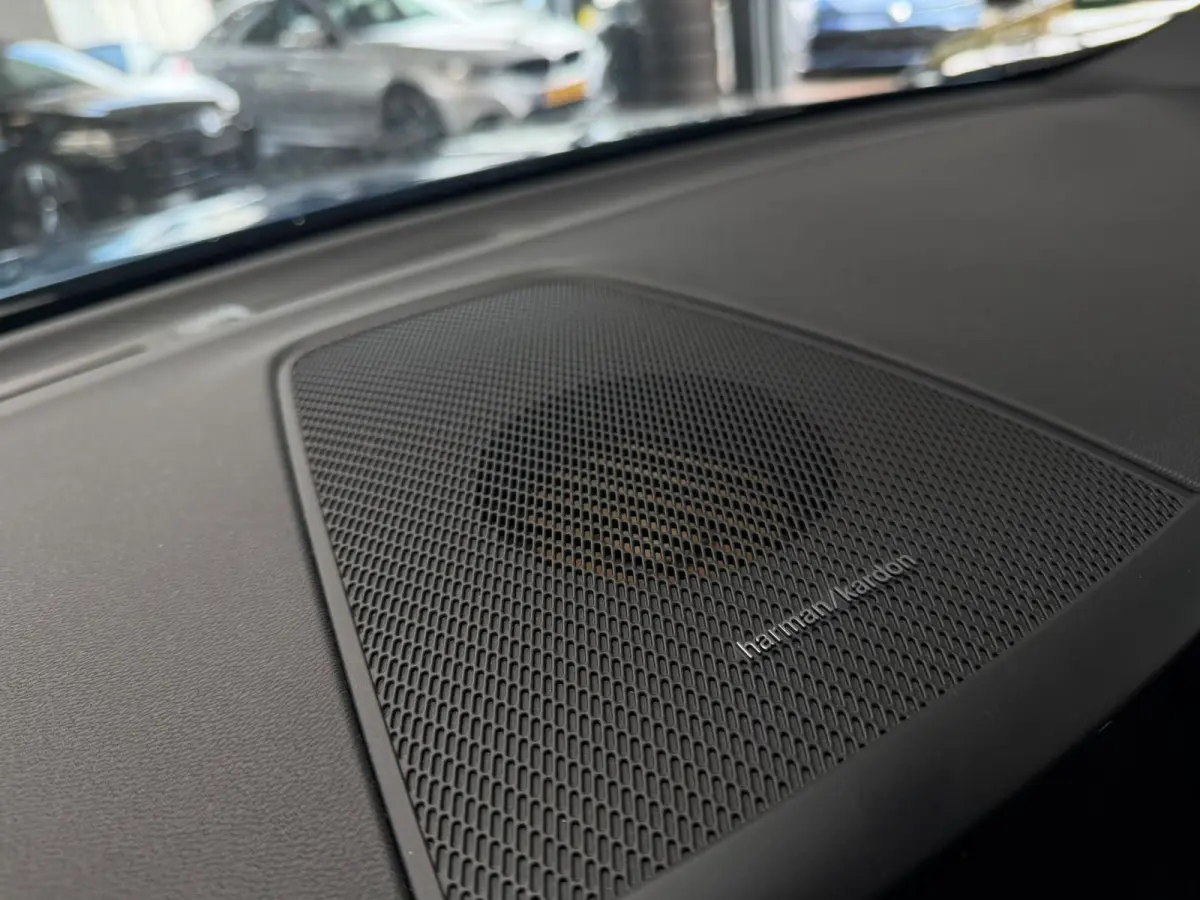 2.0 D4 AWD R-Design / Panoramadak / harmon & kardo