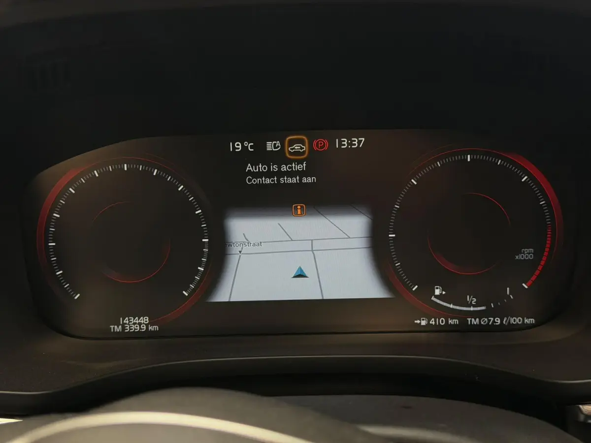 2.0 D4 AWD R-Design / Panoramadak / harmon & kardo