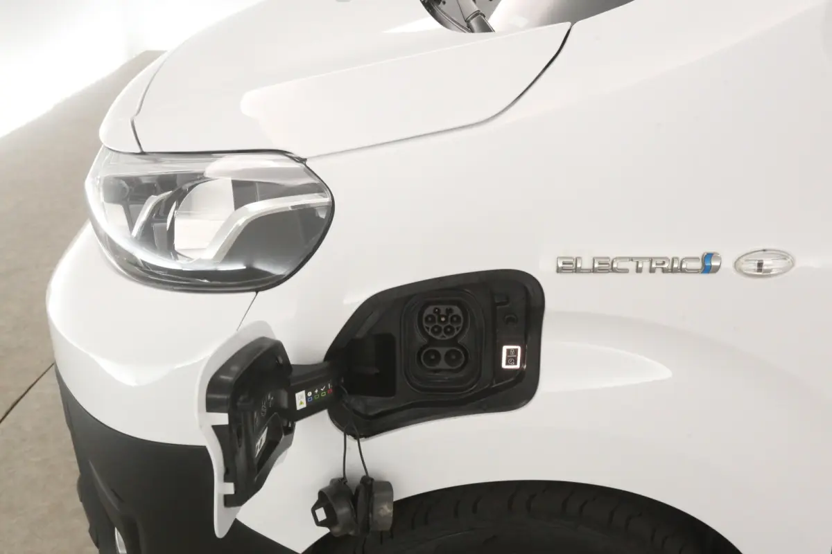 Elektrisch L2H1 50 kWh | Snelladen | SOH 99% | Airco | Cruise | 3 Zits