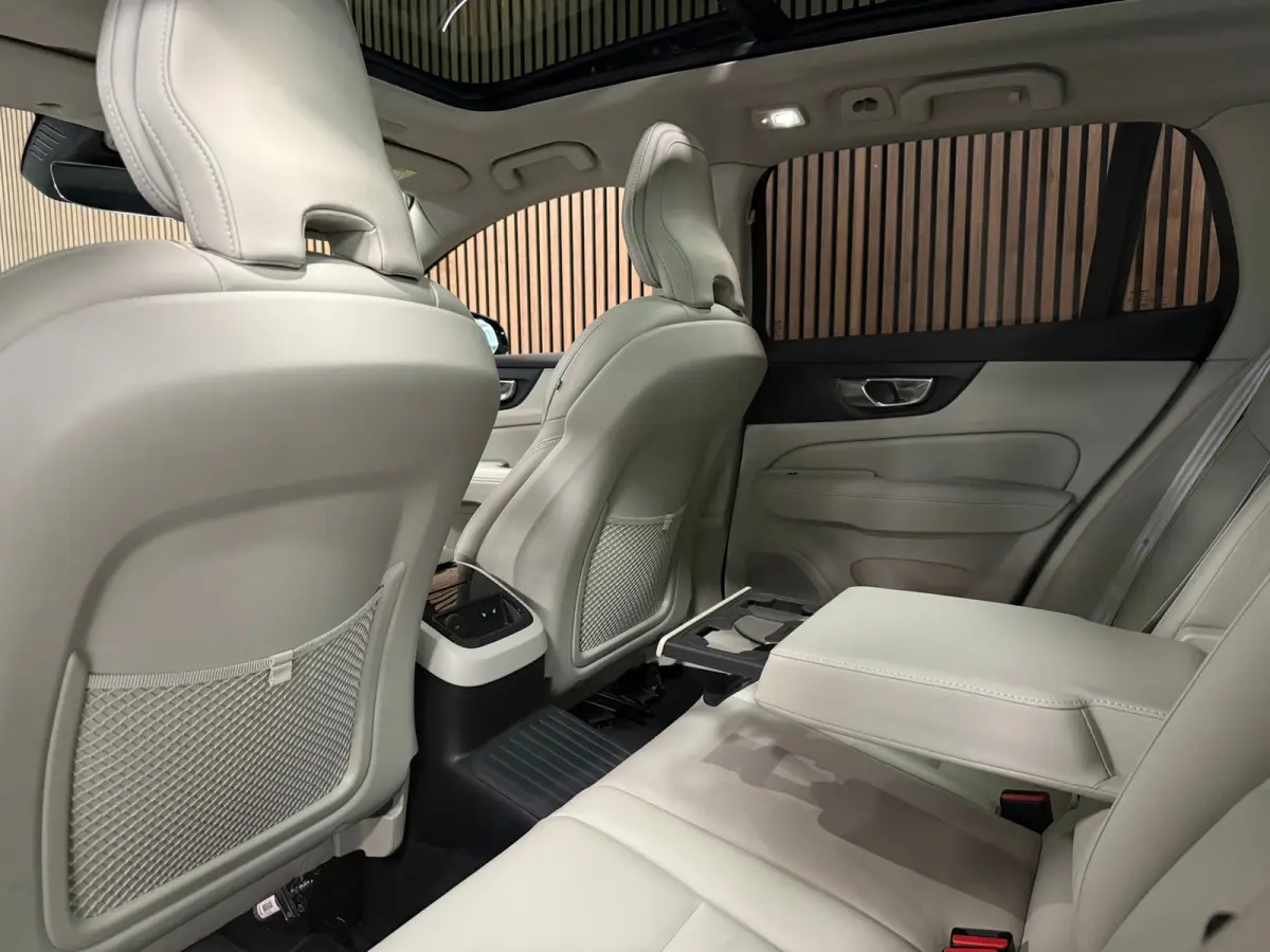 T6 AWD Recharge Ultimate Bright Long Range | Schuifdak | Stoelventilatie | Head-Up Display | Harman Kardon | Stoelmassage | Adaptieve Cruise Control | Stoelverwarming voor+achter | Stuurwiel