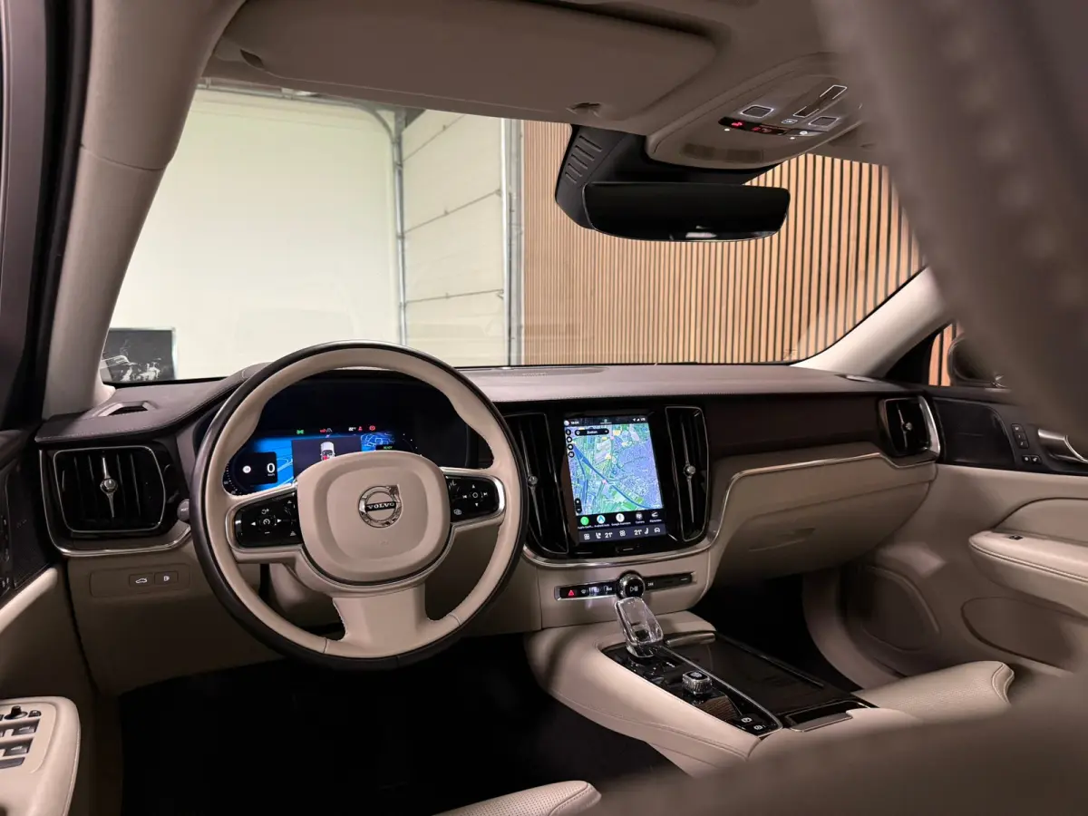 T6 AWD Recharge Ultimate Bright Long Range | Schuifdak | Stoelventilatie | Head-Up Display | Harman Kardon | Stoelmassage | Adaptieve Cruise Control | Stoelverwarming voor+achter | Stuurwiel