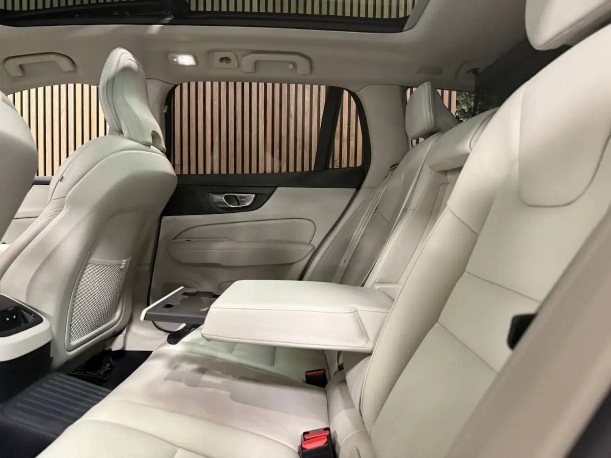 T6 AWD Recharge Ultimate Bright Long Range | Schuifdak | Stoelventilatie | Head-Up Display | Harman Kardon | Stoelmassage | Adaptieve Cruise Control | Stoelverwarming voor+achter | Stuurwiel