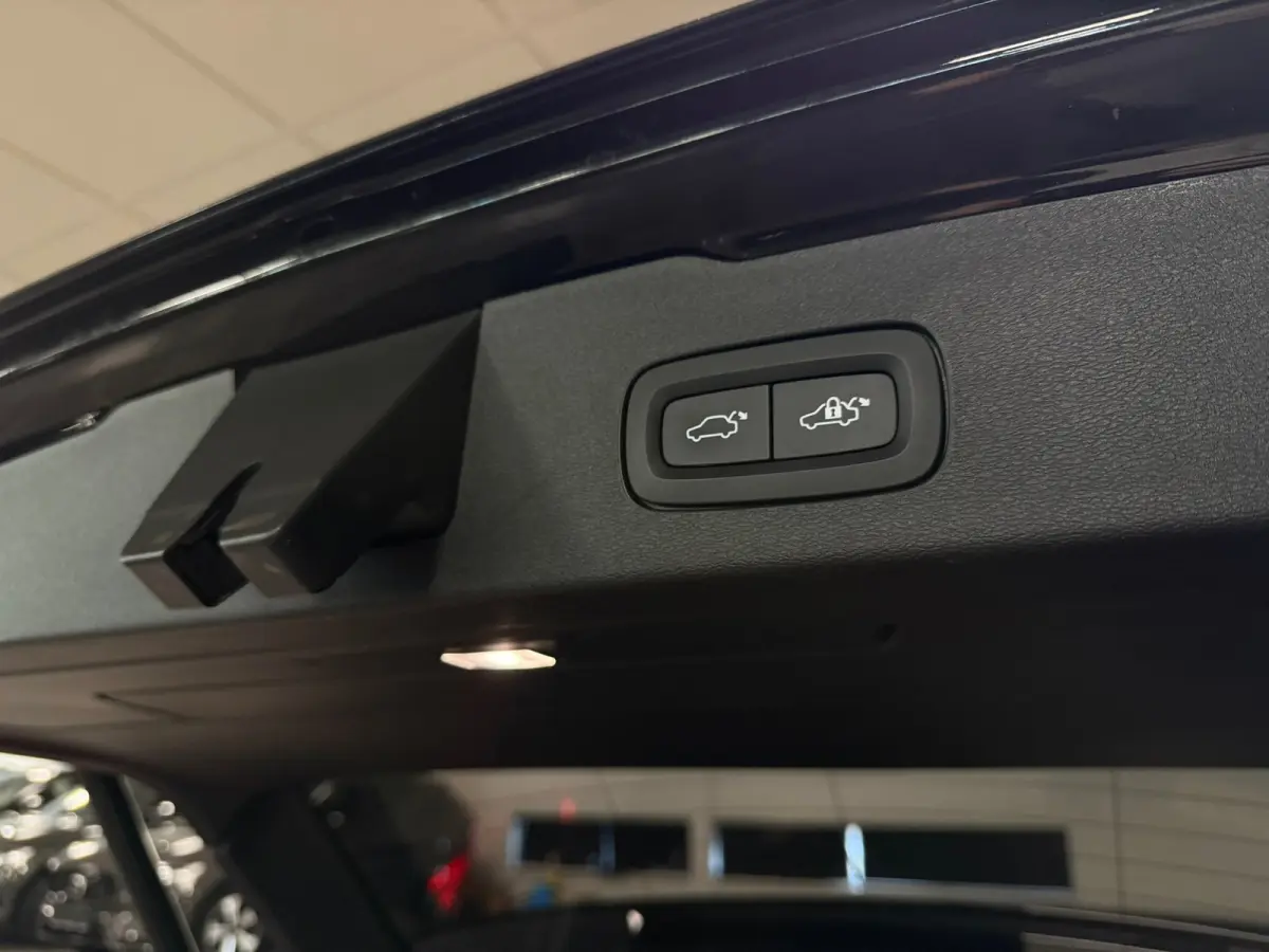 T6 AWD Recharge Ultimate Bright Long Range | Schuifdak | Stoelventilatie | Head-Up Display | Harman Kardon | Stoelmassage | Adaptieve Cruise Control | Stoelverwarming voor+achter | Stuurwiel