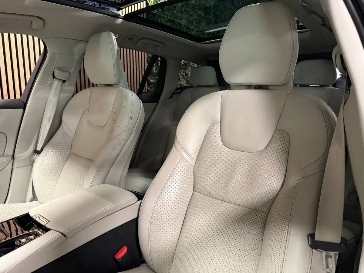 T6 AWD Recharge Ultimate Bright Long Range | Schuifdak | Stoelventilatie | Head-Up Display | Harman Kardon | Stoelmassage | Adaptieve Cruise Control | Stoelverwarming voor+achter | Stuurwiel
