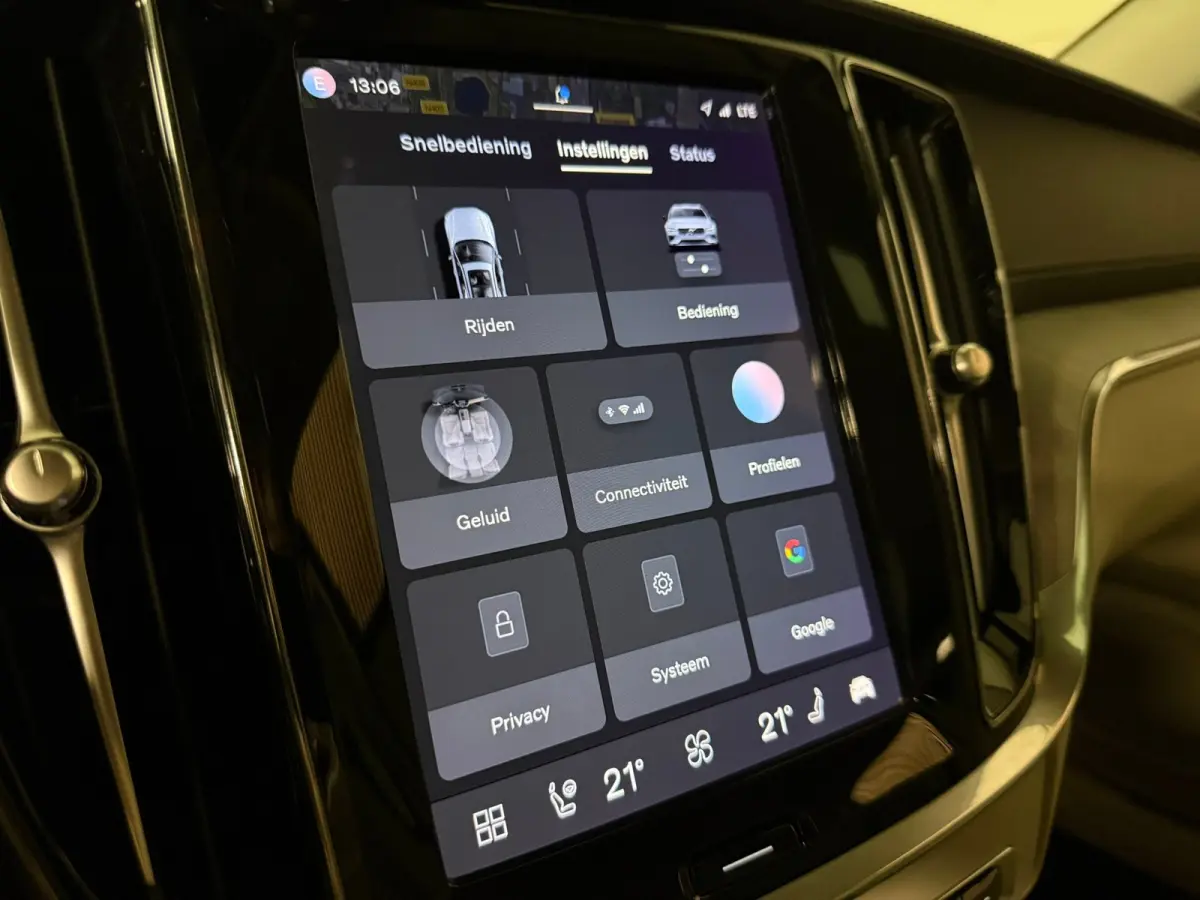 T6 AWD Recharge Ultimate Bright Long Range | Schuifdak | Stoelventilatie | Head-Up Display | Harman Kardon | Stoelmassage | Adaptieve Cruise Control | Stoelverwarming voor+achter | Stuurwiel