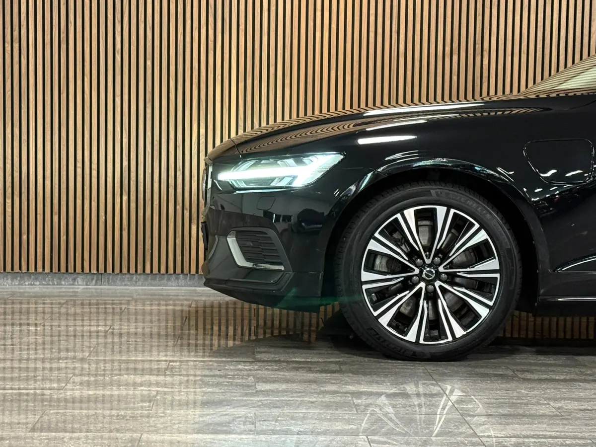T6 AWD Recharge Ultimate Bright Long Range | Schuifdak | Stoelventilatie | Head-Up Display | Harman Kardon | Stoelmassage | Adaptieve Cruise Control | Stoelverwarming voor+achter | Stuurwiel