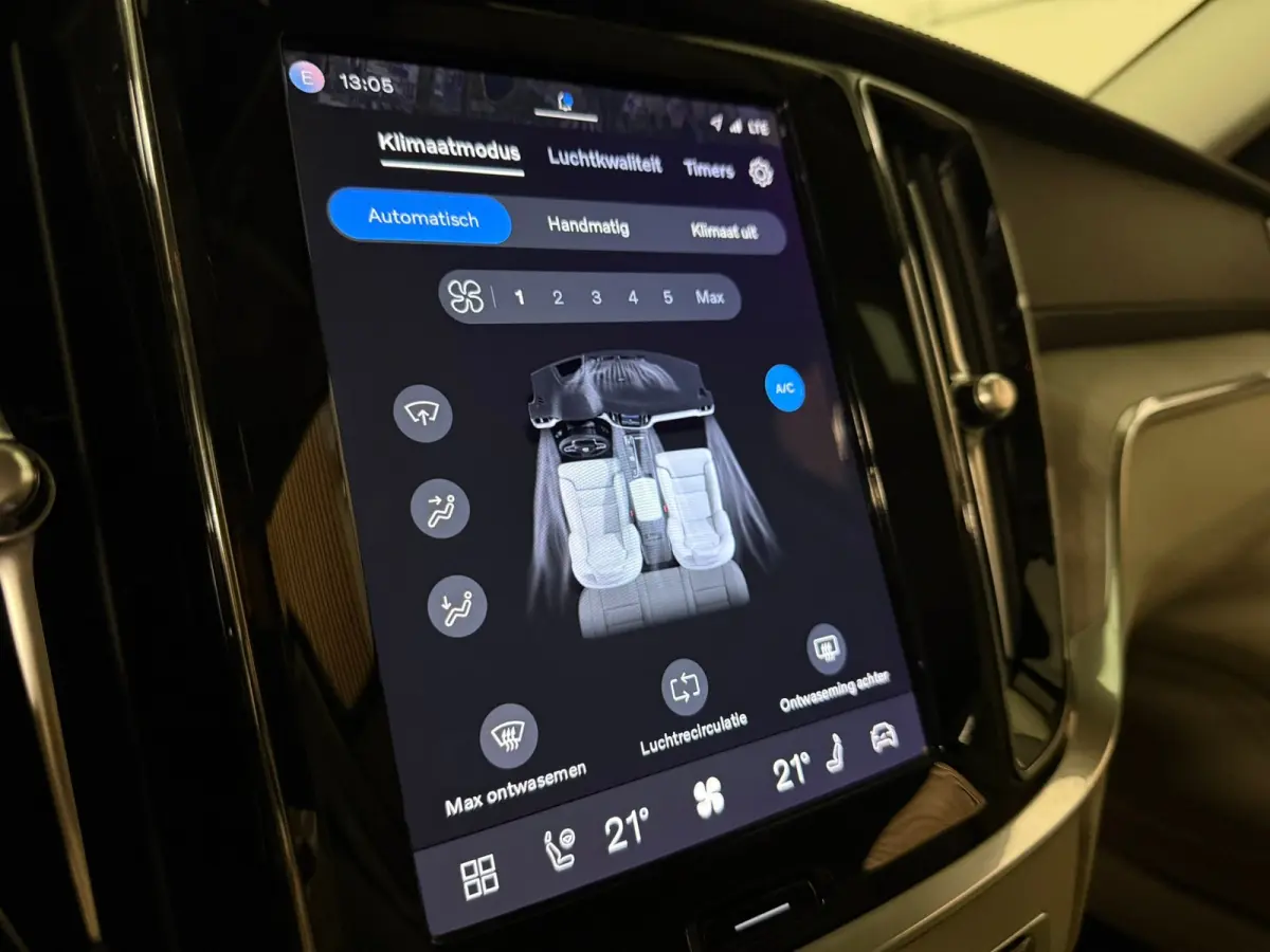 T6 AWD Recharge Ultimate Bright Long Range | Schuifdak | Stoelventilatie | Head-Up Display | Harman Kardon | Stoelmassage | Adaptieve Cruise Control | Stoelverwarming voor+achter | Stuurwiel