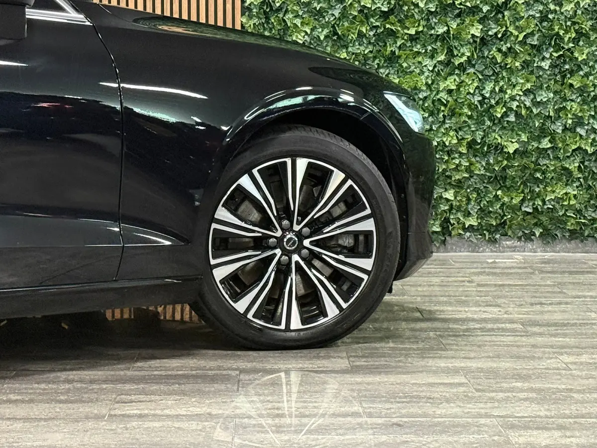 T6 AWD Recharge Ultimate Bright Long Range | Schuifdak | Stoelventilatie | Head-Up Display | Harman Kardon | Stoelmassage | Adaptieve Cruise Control | Stoelverwarming voor+achter | Stuurwiel