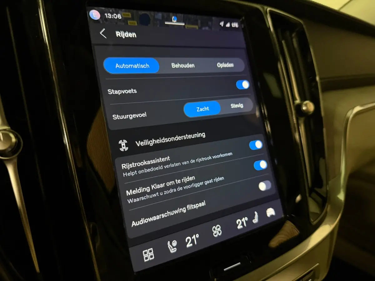 T6 AWD Recharge Ultimate Bright Long Range | Schuifdak | Stoelventilatie | Head-Up Display | Harman Kardon | Stoelmassage | Adaptieve Cruise Control | Stoelverwarming voor+achter | Stuurwiel