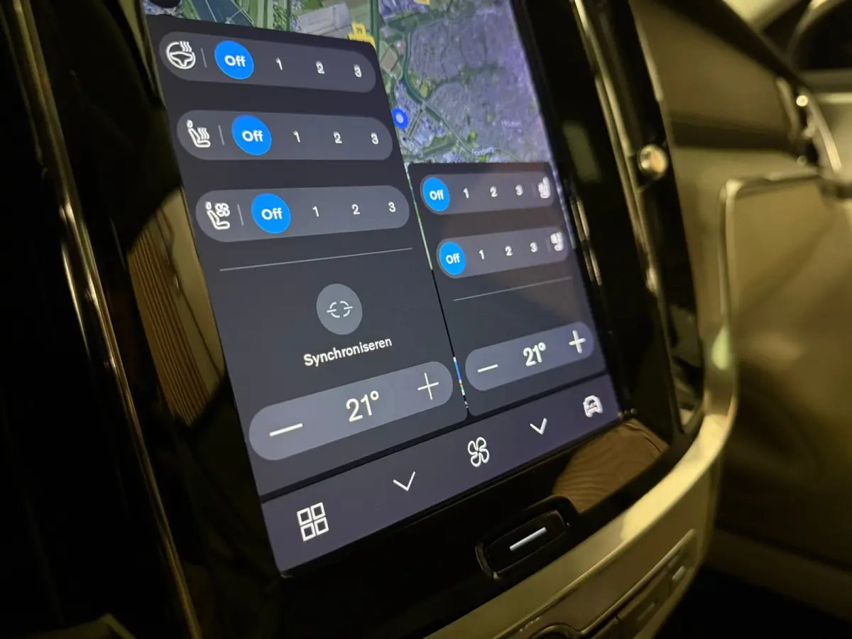 T6 AWD Recharge Ultimate Bright Long Range | Schuifdak | Stoelventilatie | Head-Up Display | Harman Kardon | Stoelmassage | Adaptieve Cruise Control | Stoelverwarming voor+achter | Stuurwiel
