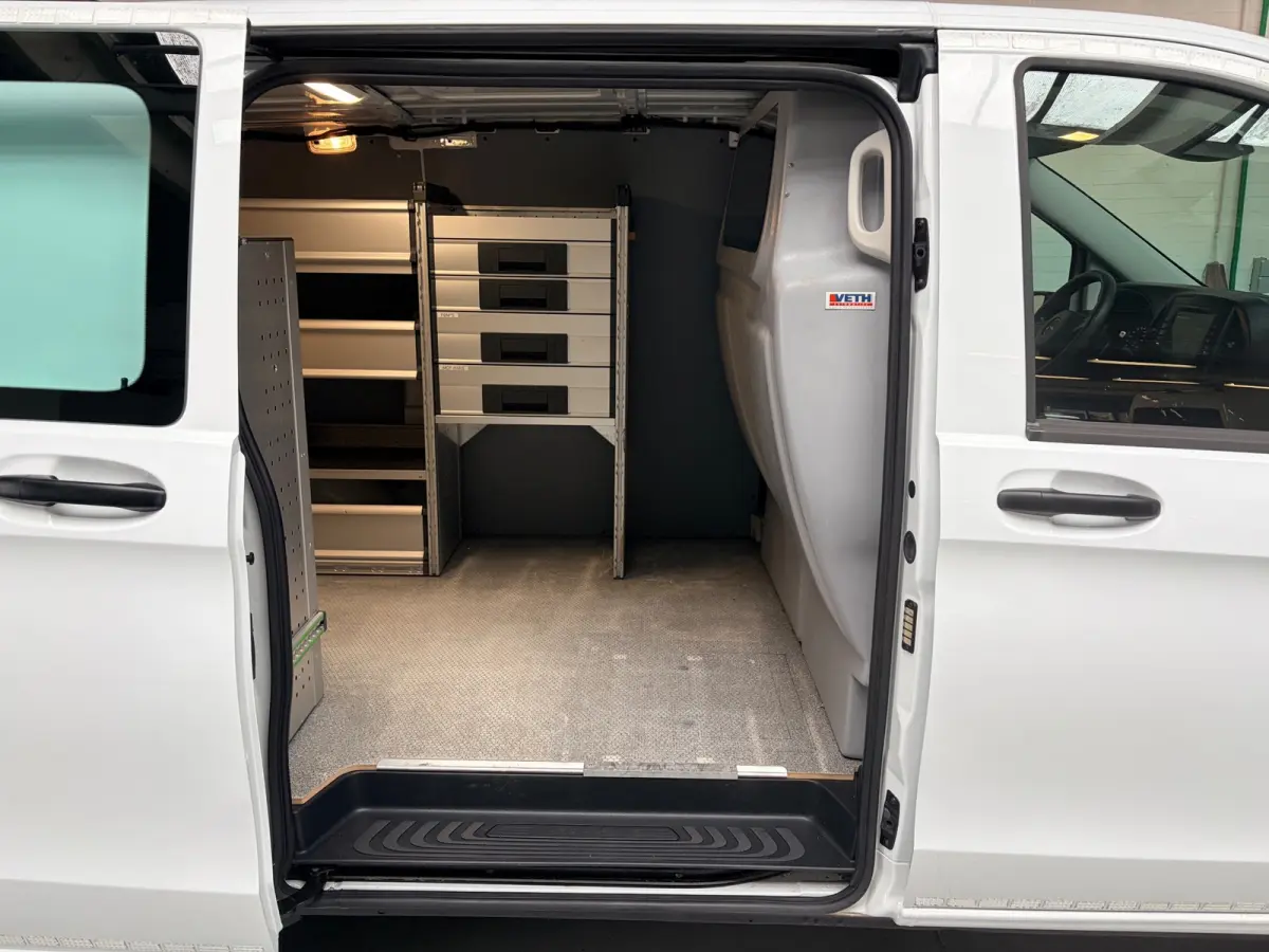 Elektrisch Servicewagen Automaat Lang 66 kWh L2H1 3 Persoons BOTT Inrichting RIJKLAARPRIJS!