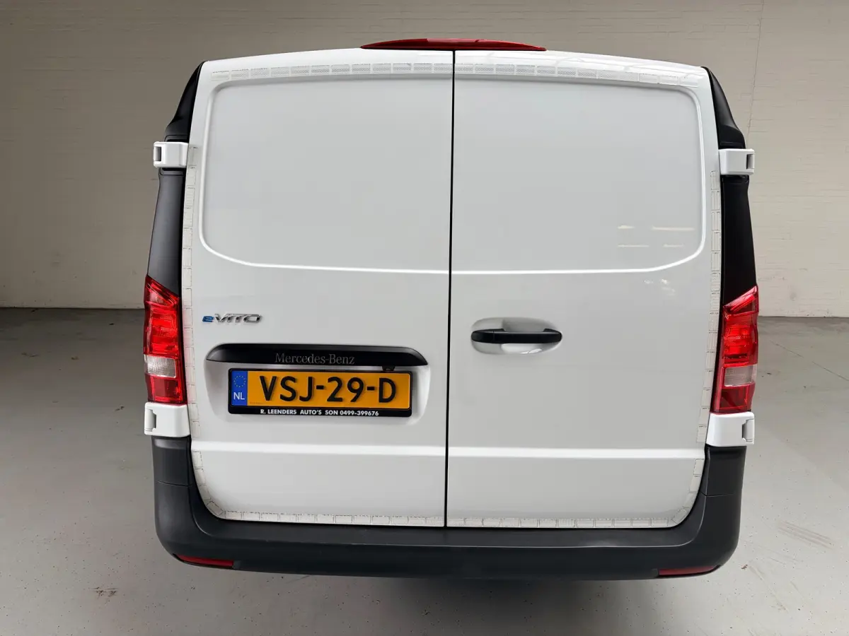Elektrisch Servicewagen Automaat Lang 66 kWh L2H1 3 Persoons BOTT Inrichting RIJKLAARPRIJS!