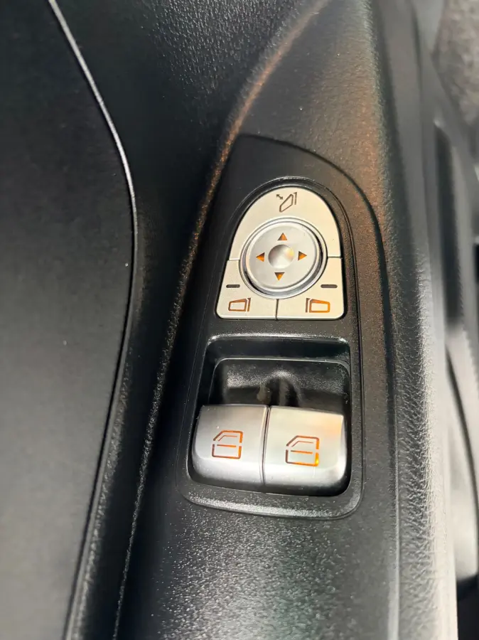 Elektrisch Servicewagen Automaat Lang 66 kWh L2H1 3 Persoons BOTT Inrichting RIJKLAARPRIJS!
