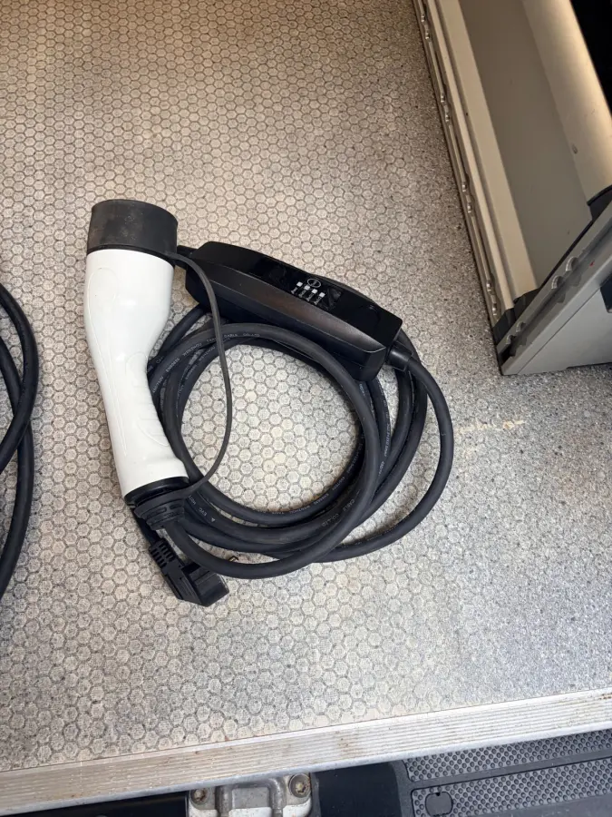 Elektrisch Servicewagen Automaat Lang 66 kWh L2H1 3 Persoons BOTT Inrichting RIJKLAARPRIJS!