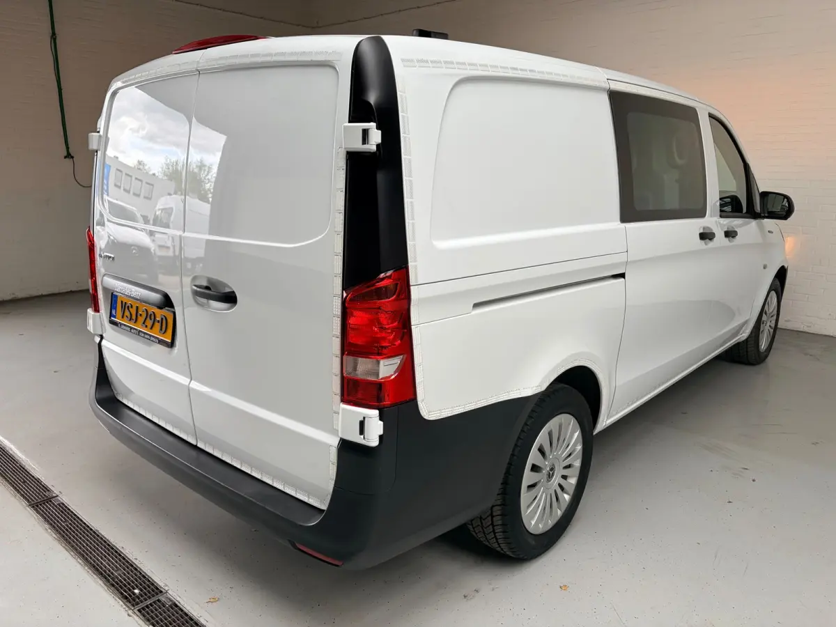 Elektrisch Servicewagen Automaat Lang 66 kWh L2H1 3 Persoons BOTT Inrichting RIJKLAARPRIJS!