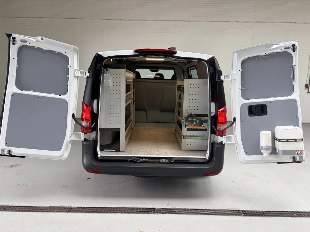 Elektrisch Servicewagen Automaat Lang 66 kWh L2H1 3 Persoons BOTT Inrichting RIJKLAARPRIJS!