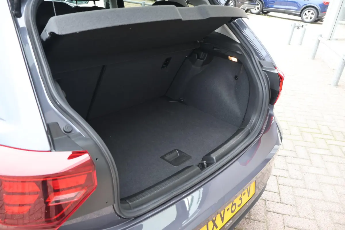 1.0 TSI 95pk Life Edition | Navigatie | Camera | PDC | Stoelverwarming | Keyless