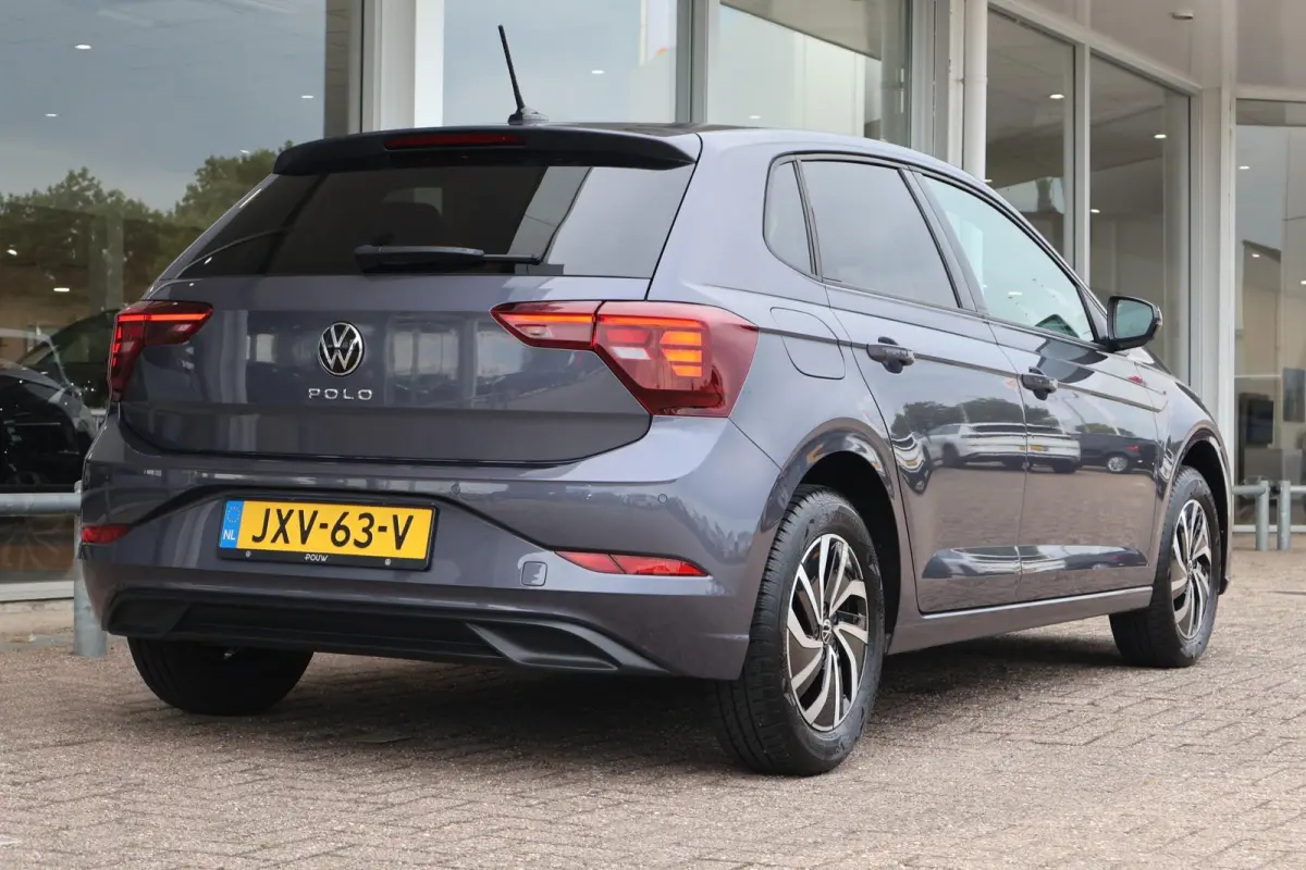 1.0 TSI 95pk Life Edition | Navigatie | Camera | PDC | Stoelverwarming | Keyless