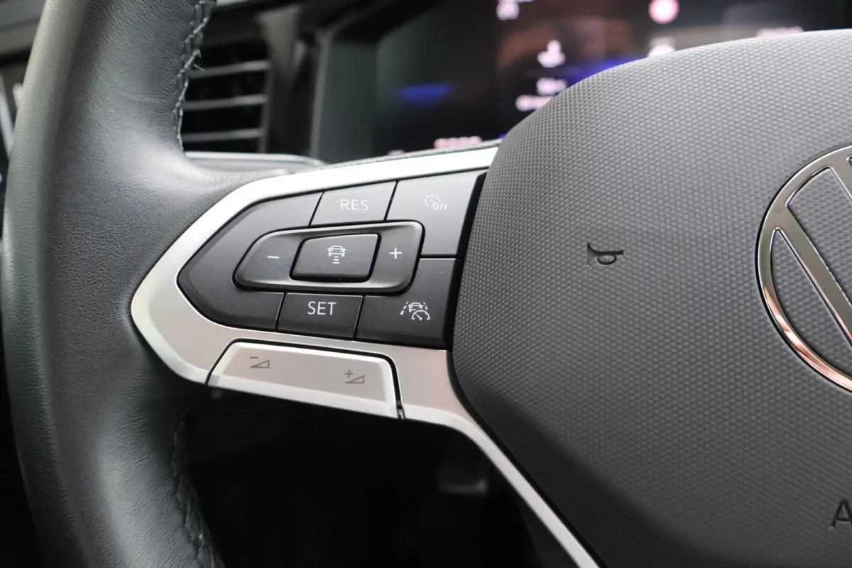 1.0 TSI 95pk Life Edition | Navigatie | Camera | PDC | Stoelverwarming | Keyless