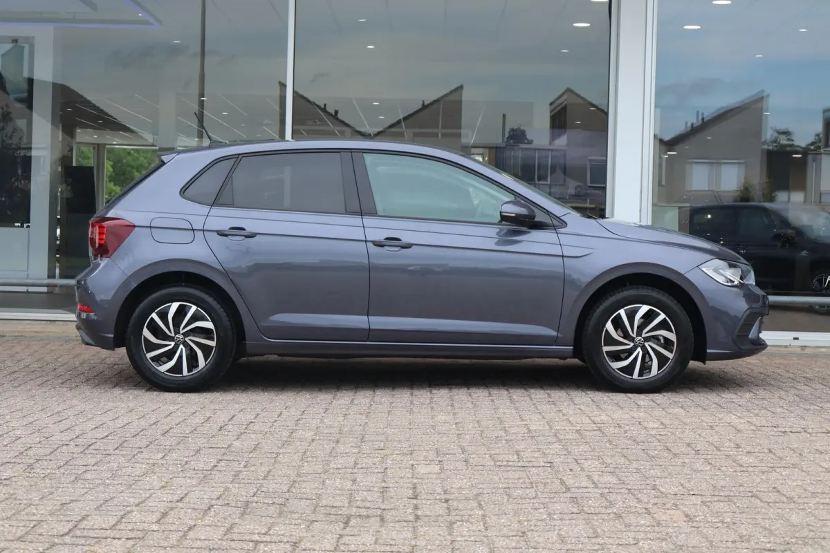 1.0 TSI 95pk Life Edition | Navigatie | Camera | PDC | Stoelverwarming | Keyless