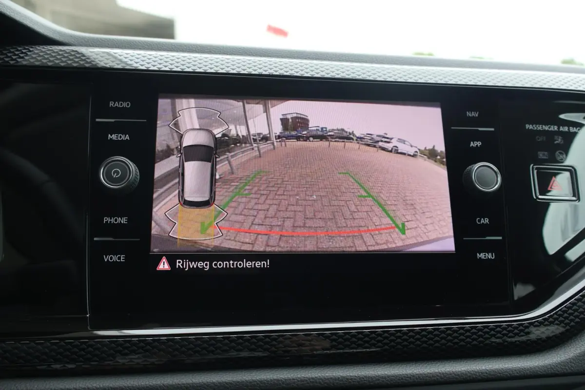 1.0 TSI 95pk Life Edition | Navigatie | Camera | PDC | Stoelverwarming | Keyless
