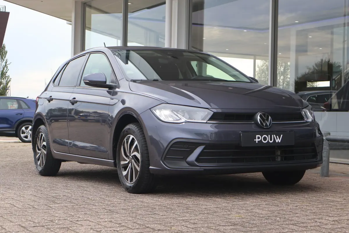 1.0 TSI 95pk Life Edition | Navigatie | Camera | PDC | Stoelverwarming | Keyless