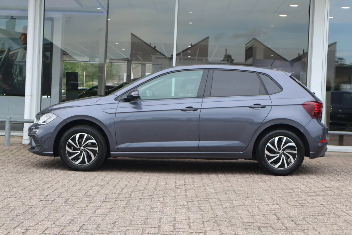 1.0 TSI 95pk Life Edition | Navigatie | Camera | PDC | Stoelverwarming | Keyless