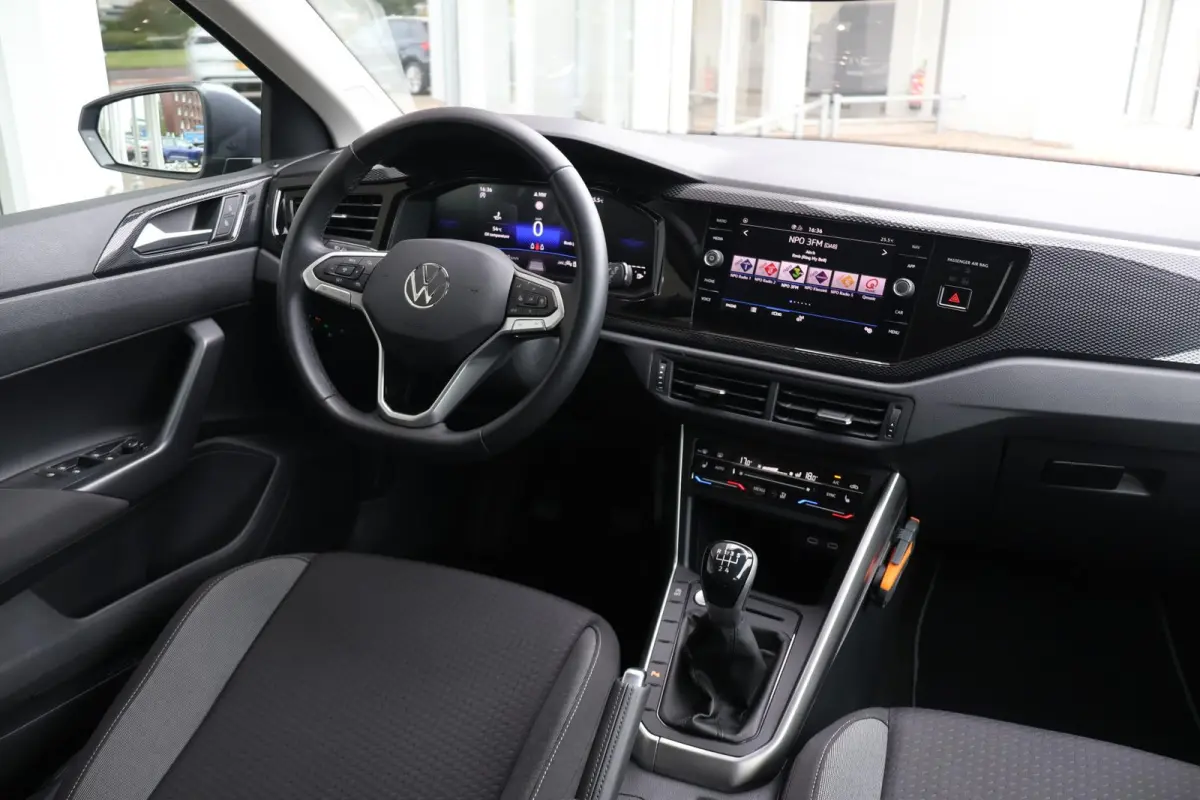 1.0 TSI 95pk Life Edition | Navigatie | Camera | PDC | Stoelverwarming | Keyless