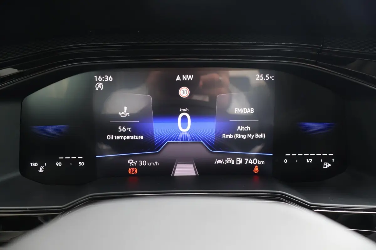 1.0 TSI 95pk Life Edition | Navigatie | Camera | PDC | Stoelverwarming | Keyless
