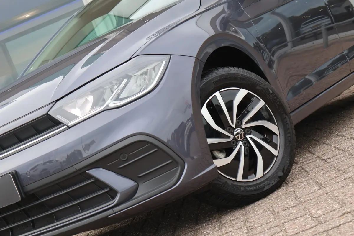 1.0 TSI 95pk Life Edition | Navigatie | Camera | PDC | Stoelverwarming | Keyless