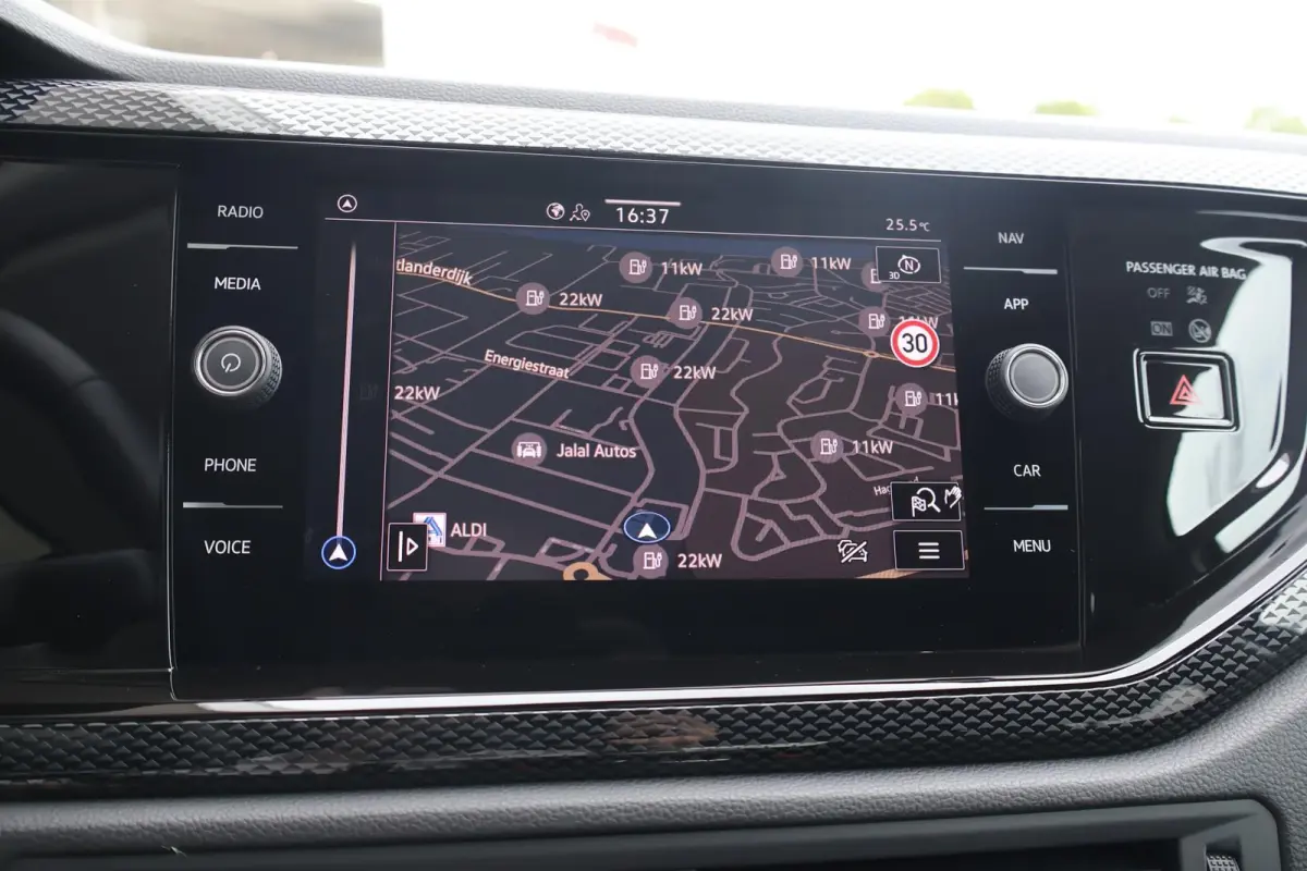 1.0 TSI 95pk Life Edition | Navigatie | Camera | PDC | Stoelverwarming | Keyless