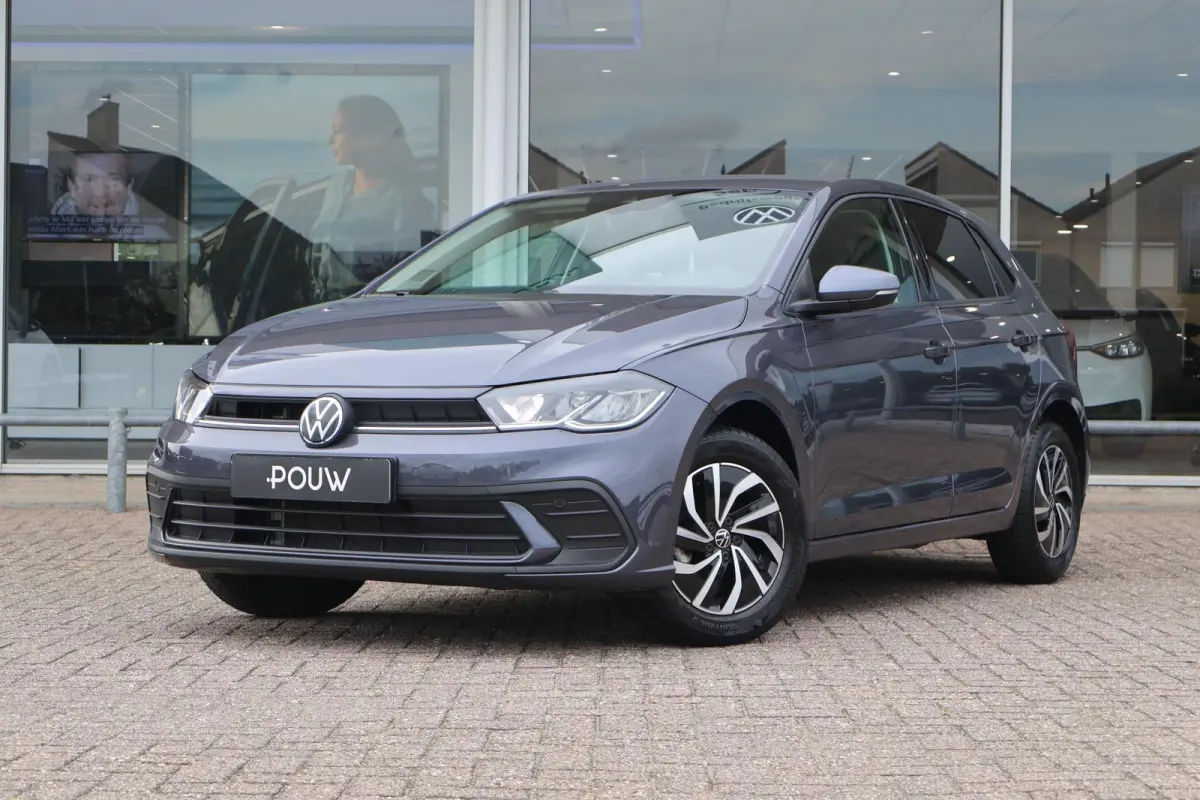 1.0 TSI 95pk Life Edition | Navigatie | Camera | PDC | Stoelverwarming | Keyless