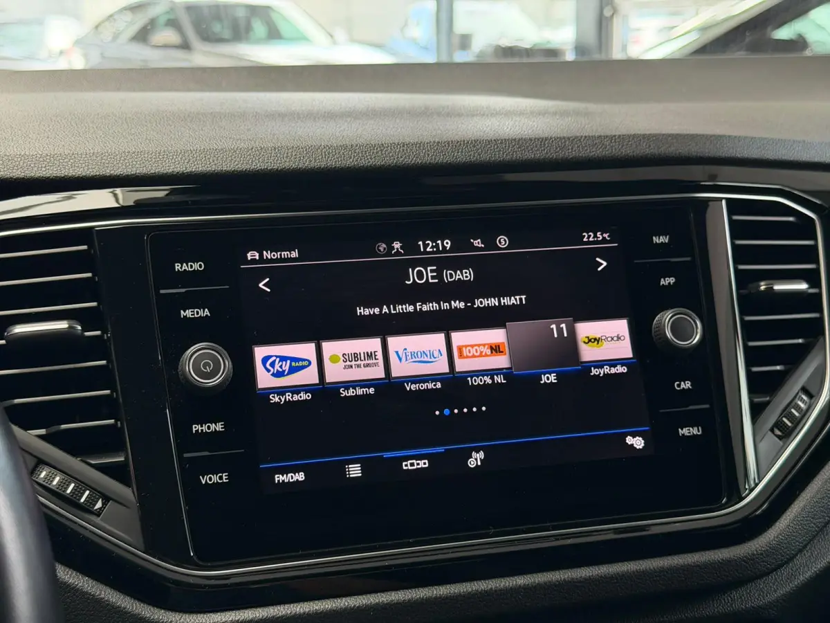 1.5 TSI Sport Business R-Line / Led / CarPlay / Na