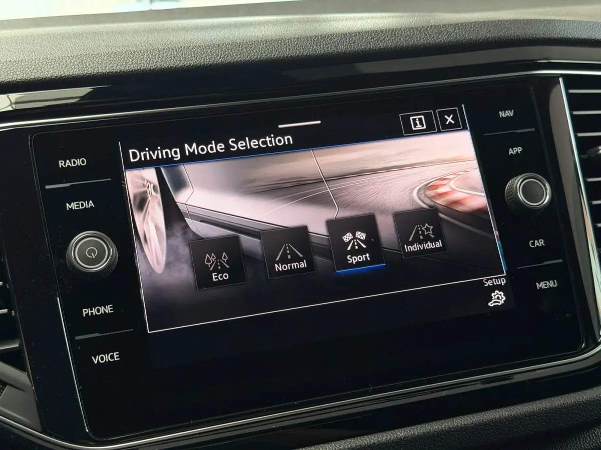 1.5 TSI Sport Business R-Line / Led / CarPlay / Na