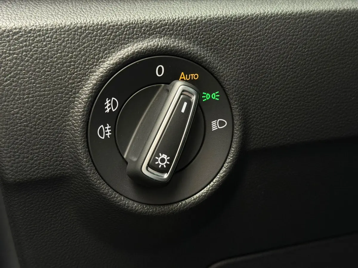 1.5 TSI Sport Business R-Line / Led / CarPlay / Na
