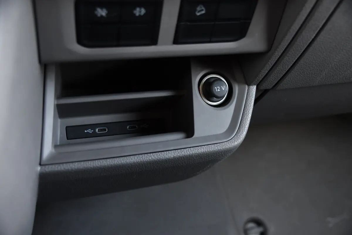 3.180 35 2.0 L3H3 4x4 PB Edition Camera, Cruise, Carplay, LED, Trekhaak, 177pk, Automaat, Sensoren, Stoelverwarming, Uniek!